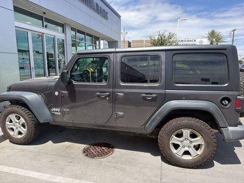 Used 2018 Jeep Wrangler Unlimited Sport S AWD/4WD image 5