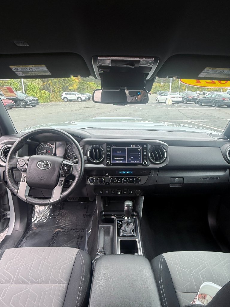Used 2021 Toyota Tacoma TRD Sport w/ Technology Package AWD/4WD image 28