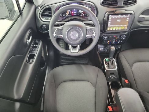 Used 2023 Jeep Renegade Latitude AWD/4WD image 16