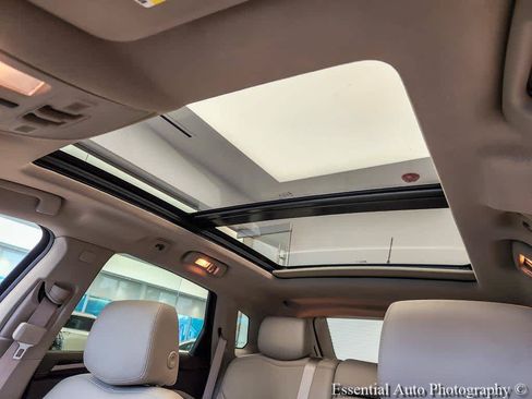 Used 2012 Cadillac SRX Luxury FWD image 12