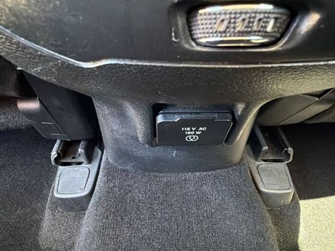Used 2014 Jeep Cherokee Trailhawk w/ Comfort/Convenience Group AWD/4WD image 15