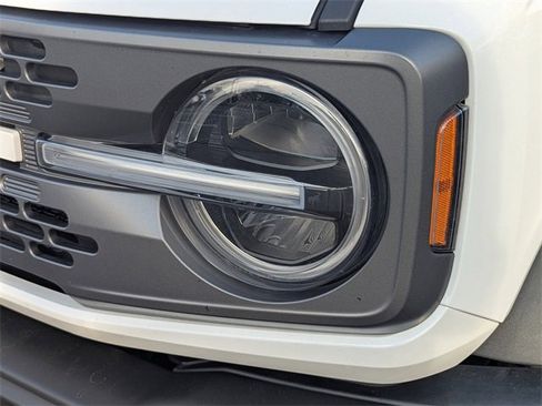 Used 2022 Ford Bronco Badlands image 11