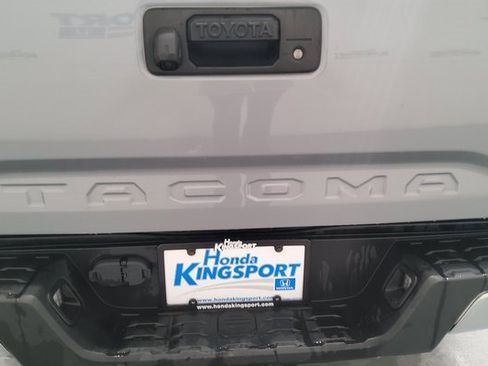 Used 2021 Toyota Tacoma TRD Off-Road image 42