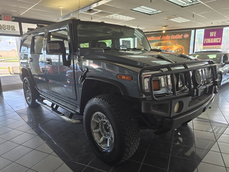 Used 2005 HUMMER H2 w/ Preferred Equipment Group AWD/4WD image 3
