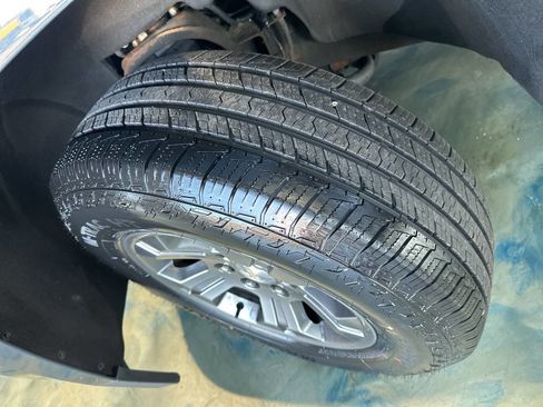 Used 2019 Chevrolet Tahoe LS w/ Skid Plate Package image 37