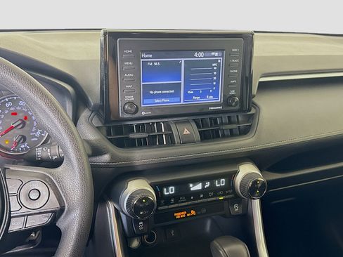 Used 2020 Toyota RAV4 XLE w/ Carpet Mat Package FWD image 18
