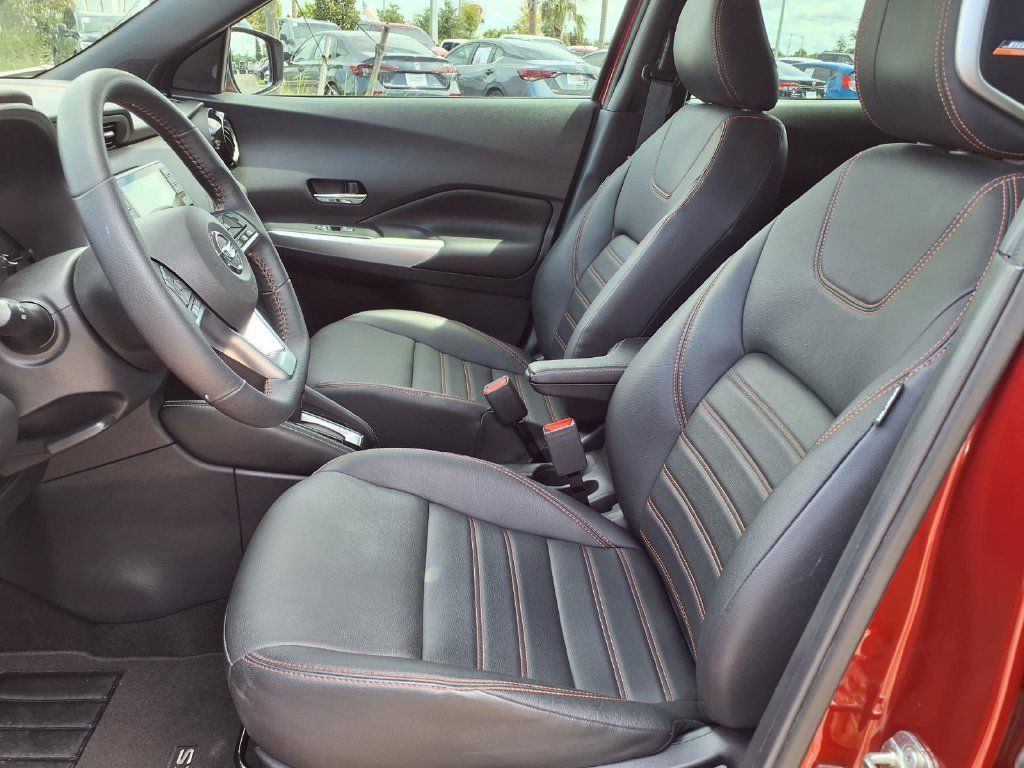 Used 2020 Nissan Kicks SR w/ SR Premium Package FWD image 25