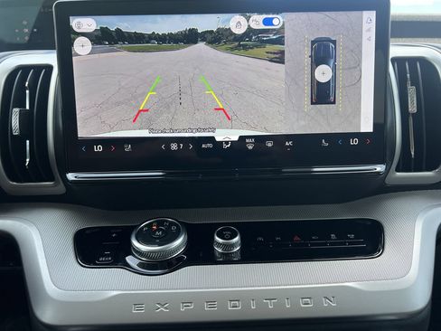 New 2026 Ford Expedition Active RWD image 5
