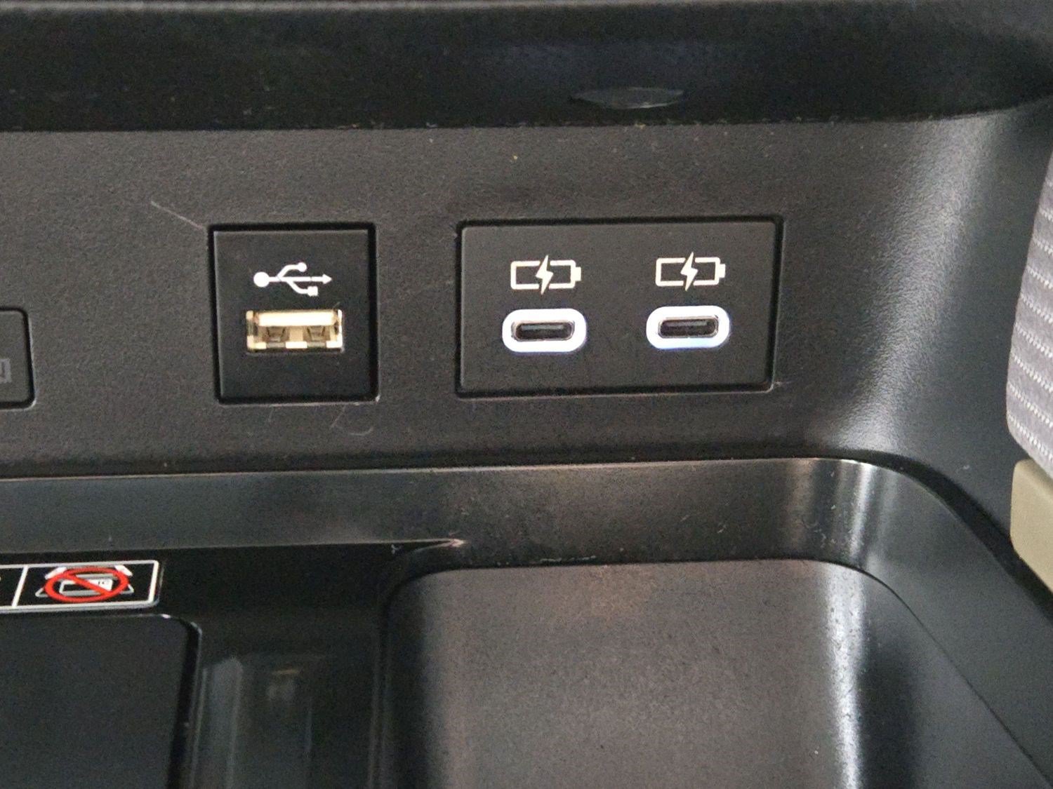 Certified 2025 Toyota Camry SE FWD image 24
