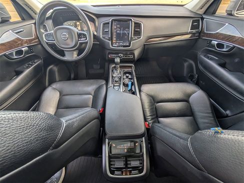 Used 2019 Volvo XC90 T6 Momentum w/ Protection Package Premier image 25