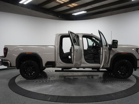 New 2026 GMC Sierra 2500 AT4 w/ AT4 Premium Plus Package image 13