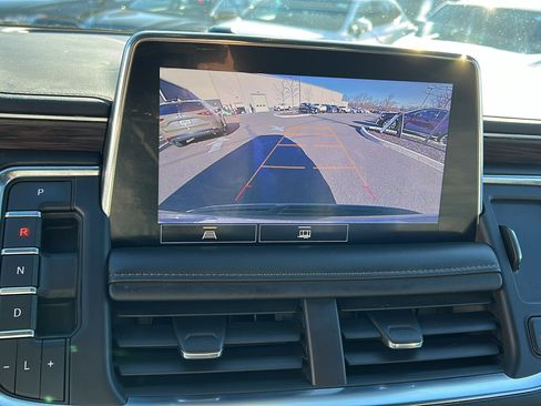 Used 2021 Chevrolet Tahoe Z71 image 17