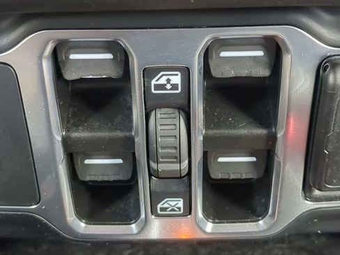 Certified 2024 Jeep Wrangler Unlimited Sport image 24