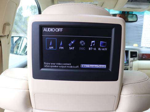 Used 2013 Lexus LX 570 4WD image 53