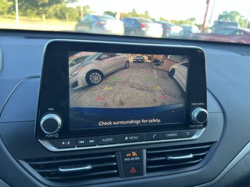Used 2019 Nissan Altima 2.5 S FWD image 11