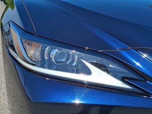 Used 2024 Lexus ES 350 w/ Premium Package FWD image 2