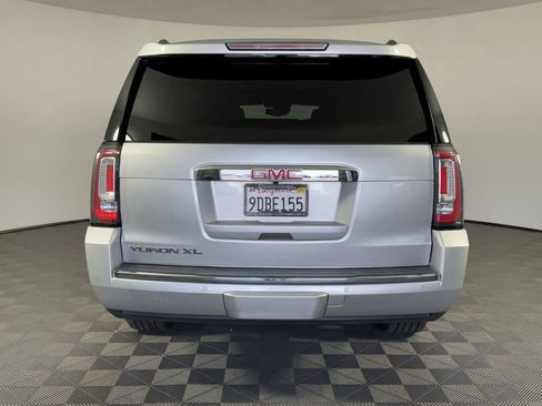 Used 2020 GMC Yukon XL Denali image 5