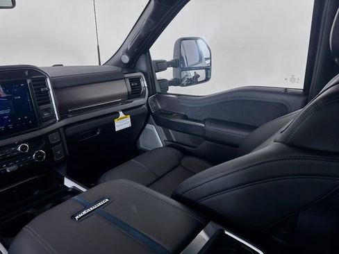 New 2026 Ford F450 Platinum w/ FX4 Off-Road Package image 25
