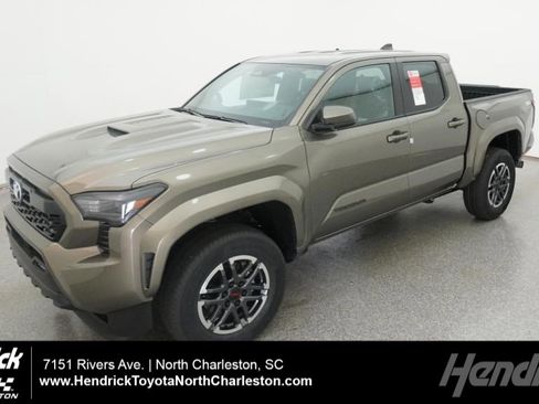 Used 2025 Toyota Tacoma TRD Sport image 1
