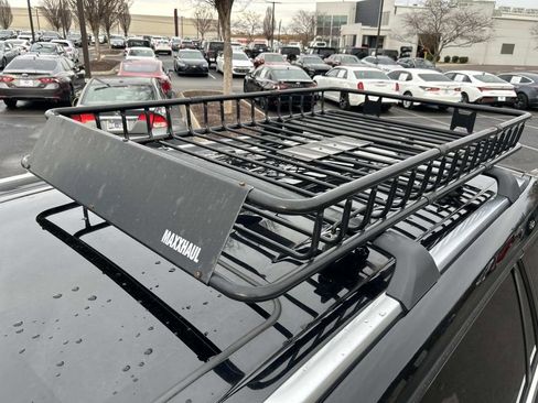 Used 2021 Toyota Highlander XLE image 18