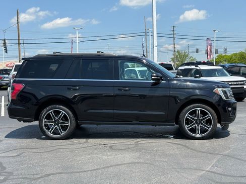 Used 2019 Ford Expedition Limited w/ Equipment Group 303A AWD/4WD image 2