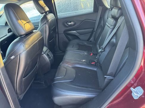 Used 2019 Jeep Cherokee Latitude Plus image 10