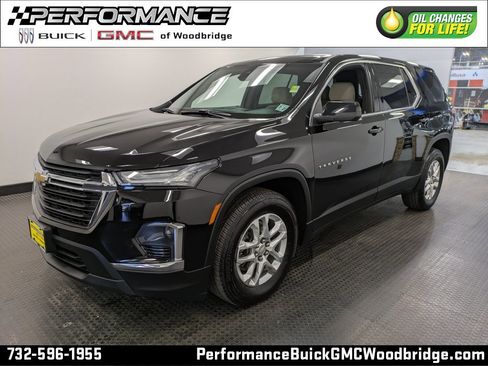 Used 2022 Chevrolet Traverse LS image 1