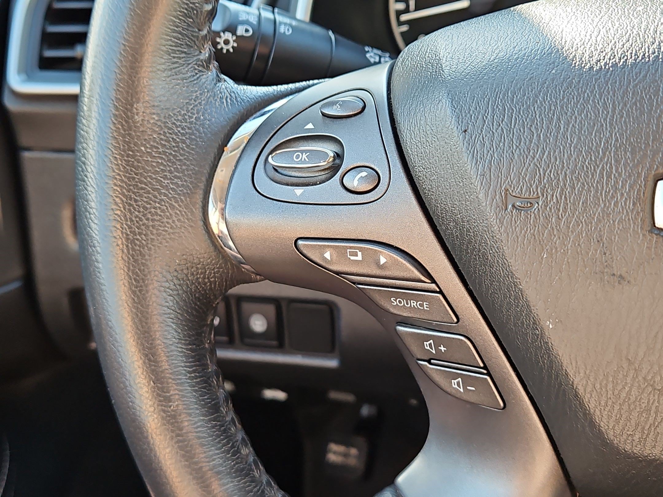 Used 2021 Nissan Murano SL w/ SL Moonroof Package FWD image 17