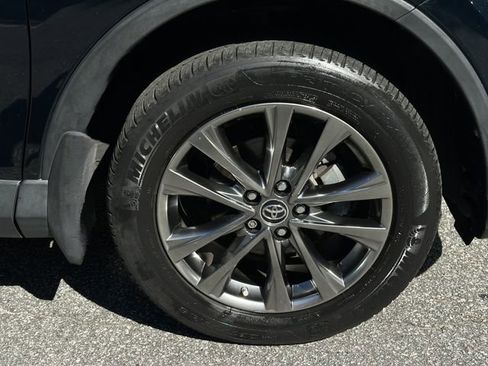 Used 2018 Toyota RAV4 Limited image 11