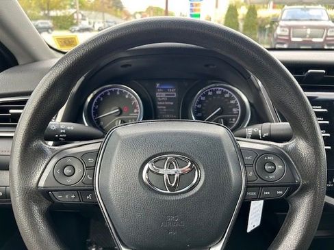 Used 2019 Toyota Camry LE FWD image 27