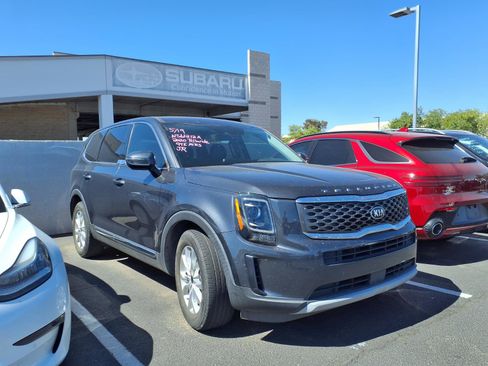 Used 2020 Kia Telluride LX FWD image 3