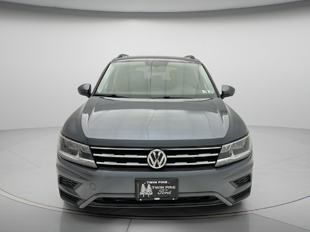 Used 2020 Volkswagen Tiguan SE w/ Panoramic Sunroof Package AWD/4WD image 2
