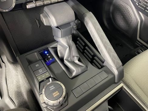 New 2026 Toyota 4Runner SR5 AWD/4WD image 6