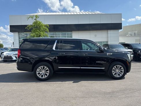 Used 2025 GMC Yukon XL Denali RWD image 8