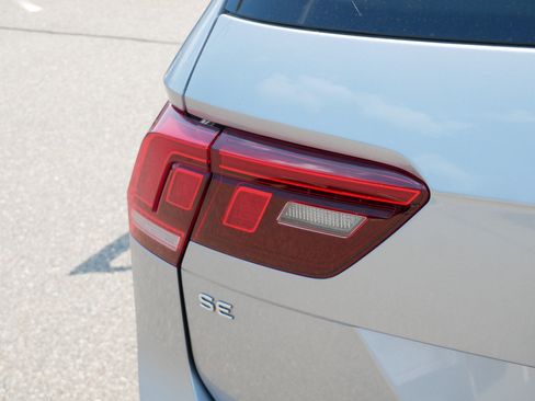 Certified 2023 Volkswagen Tiguan SE FWD image 17