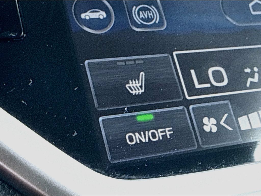 Used 2025 Subaru Ascent Limited AWD/4WD image 23