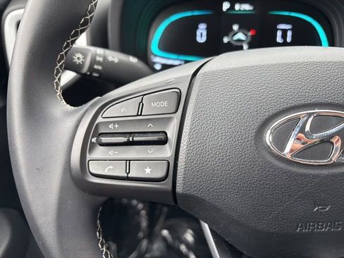 Certified 2025 Hyundai Venue Limited image 14