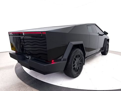 Used 2024 Tesla Cybertruck AWD Crew Cab image 20