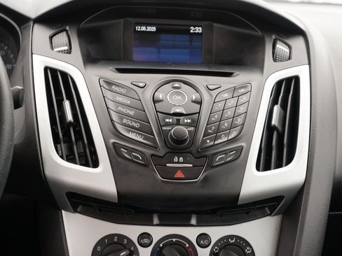 Used 2014 Ford Focus SE w/ SE Winter Package image 22