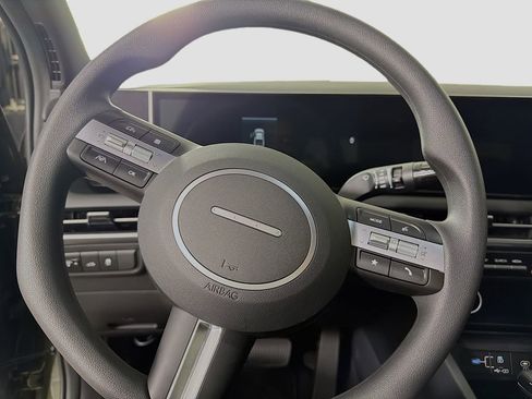 Used 2025 Hyundai Santa Cruz SEL FWD image 14