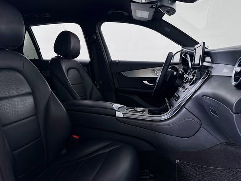 Used 2019 Mercedes-Benz GLC 300 image 7