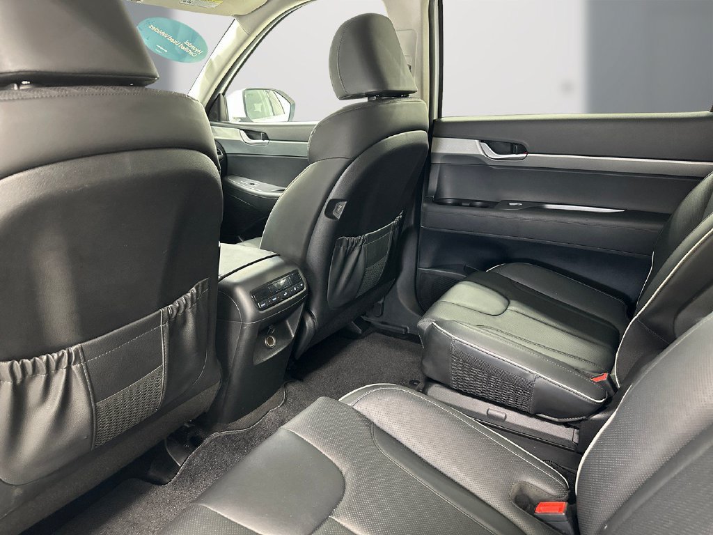 Used 2024 Hyundai Palisade SEL FWD image 16