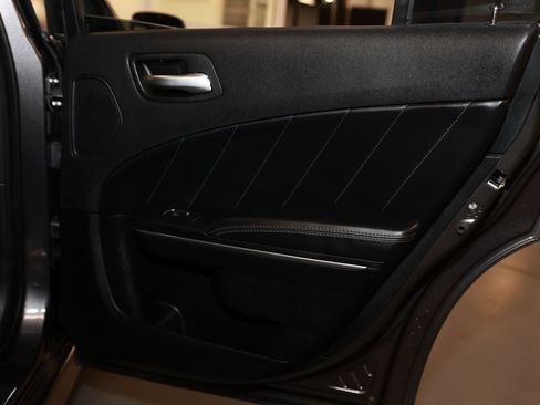 Used 2016 Dodge Charger R/T Scat Pack w/ Technology Group image 20