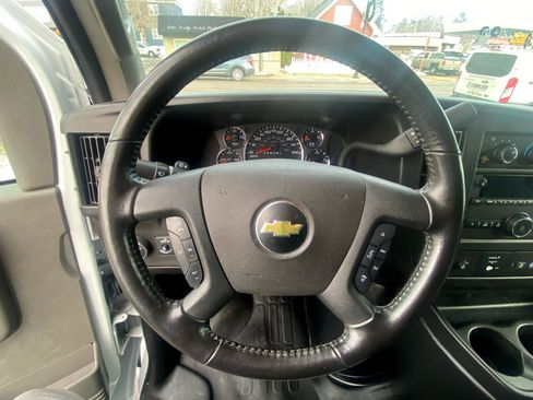 Used 2022 Chevrolet Express 3500 RWD 3500 135 w/ Driver Convenience Package image 24