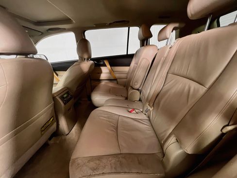 Used 2010 Toyota Highlander Limited w/ Extra Value Pkg 3 AWD/4WD image 29