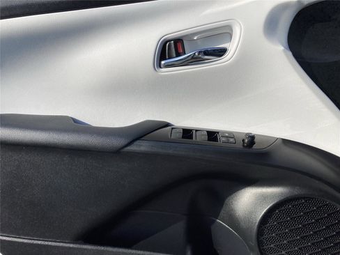 Used 2019 Toyota Prius Limited image 11