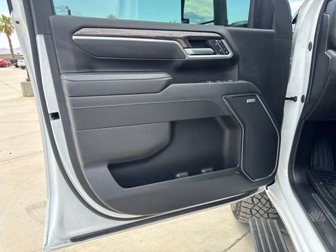 Used 2025 Chevrolet Silverado 2500 LTZ w/ Trail Boss Package AWD/4WD image 18
