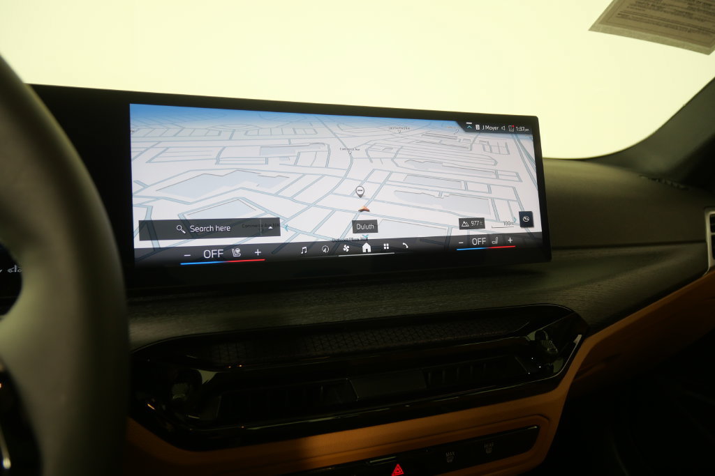 Certified 2025 BMW 330i Sedan RWD image 23