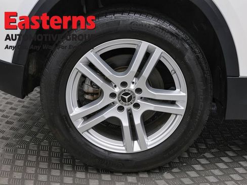 Used 2022 Mercedes-Benz GLA 250 4MATIC w/ Premium Package Lite image 30
