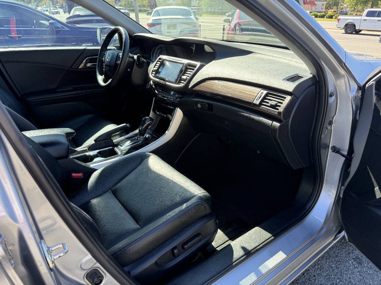 Used 2016 Honda Accord EX-L image 13